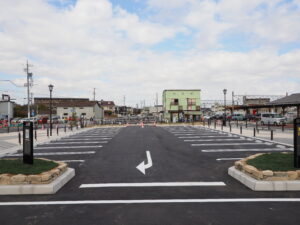 駅前駐車場出口付近